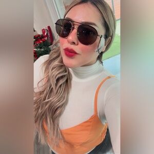 ONE DAY SALE✨

Tom Ford Black and Gold Aviator Sunglasses